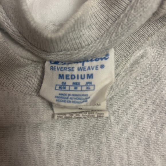 Vintage 
Champion Gray Sweater with Gold Logo
Reverse weave 
Medium
Size M - Picture 5 of 6